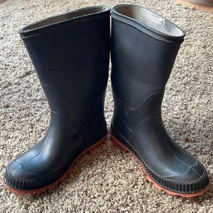 muck boots size 1